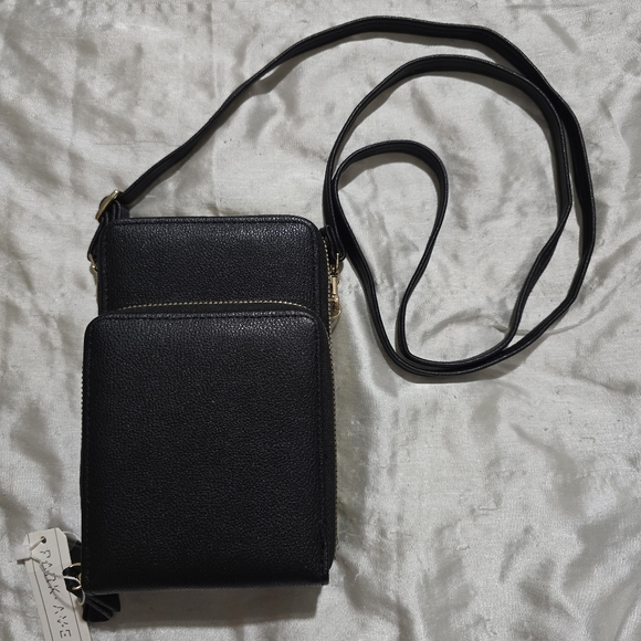 NWT Park Avenue Collection Black Triple Zip Detachable Strap Crossbody Bag Purse - Picture 1 of 14